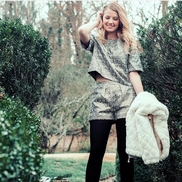 ✨SALE NWT Gold Embellished Two Piece Set Host Pick - Picture 4 of 8